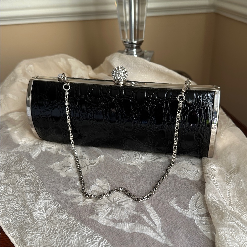 NWOT J & X NY Elegant Black Crocodile-Embossed Clutch - Picture 2 of 14
